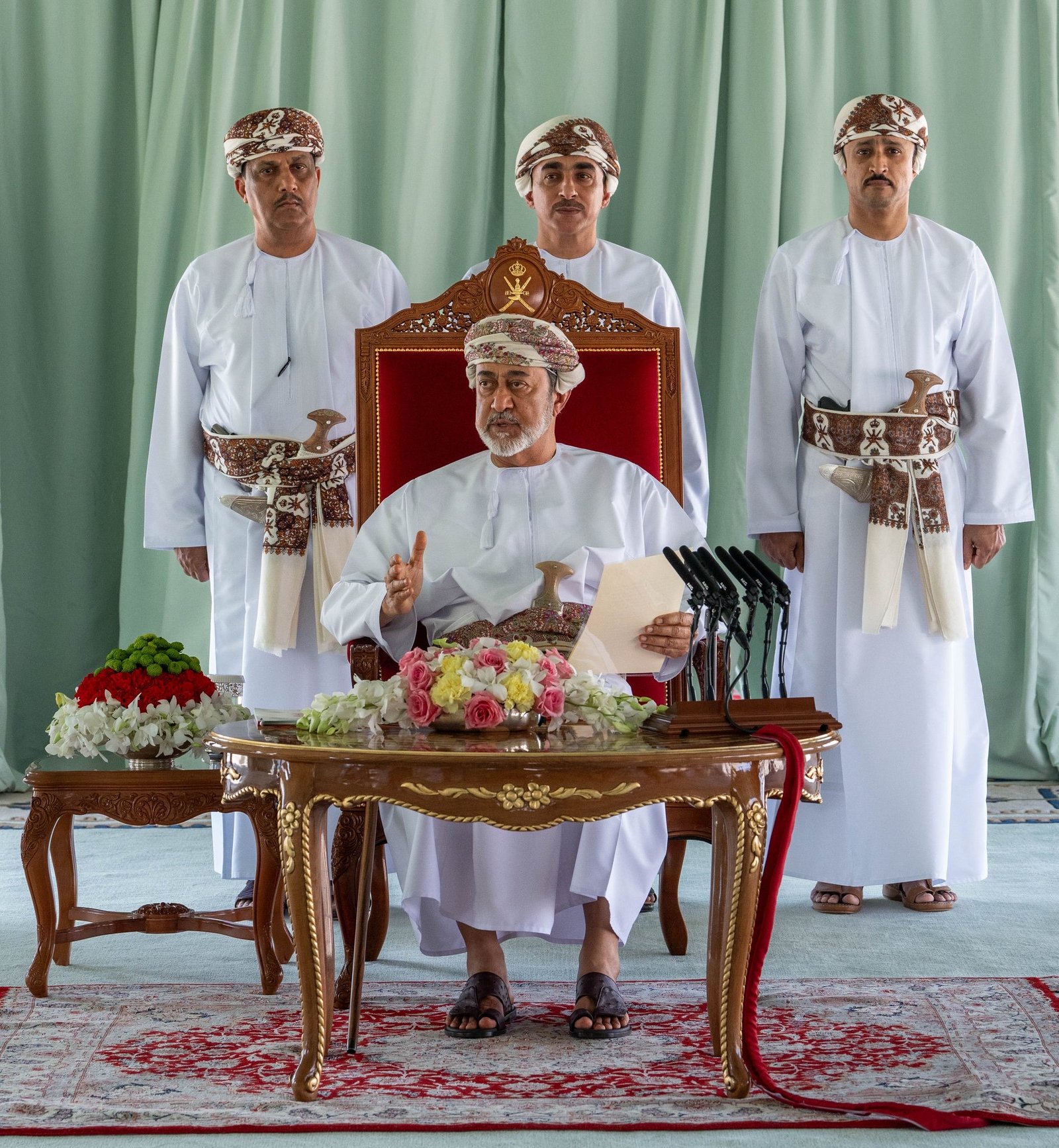 His Majesty the Sultan held a meeting on Sunday at the Royal Camp in Saih Al Mahasin valley in the Wilayat of Khasab, Musandam Governorate