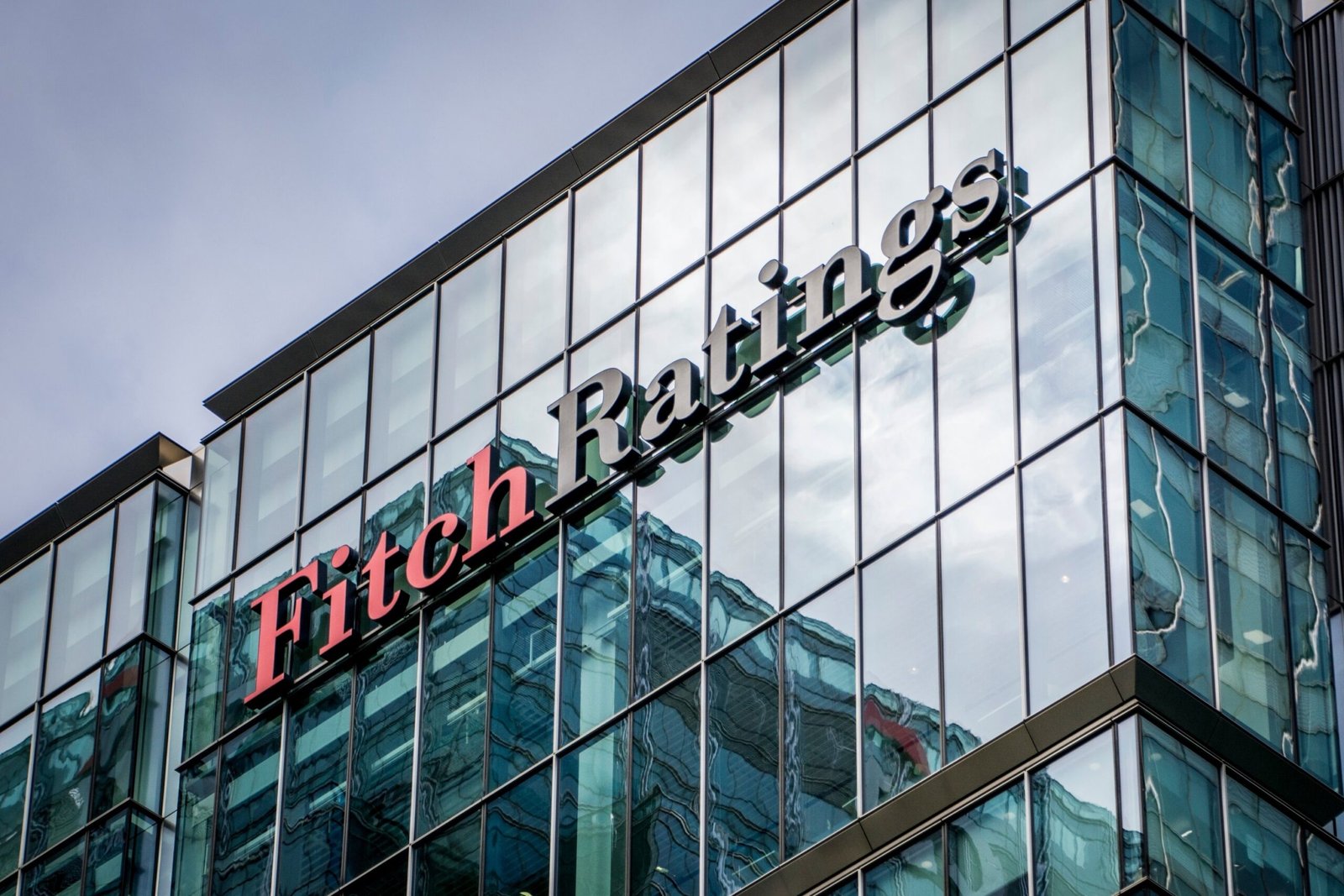 Fitch Ratings Upgrades Oman’s Credit Outlook to Positive: A Sign of Economic Resilience