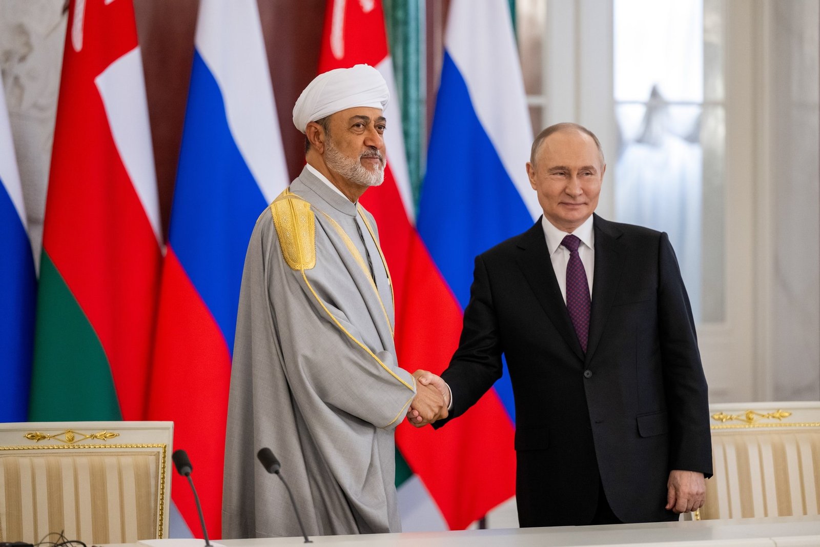 Oman and Russia Strengthen Strategic Ties with New Agreements and Visa-Free Travel