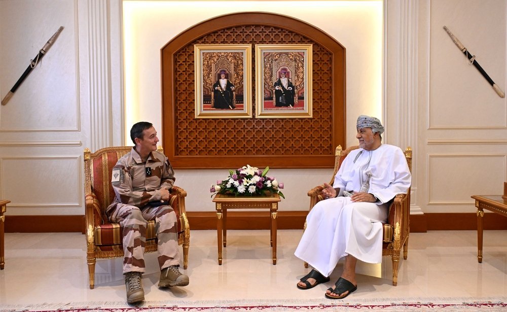 Oman and France Boost Defense Cooperation in High-Level Strategic Meetings